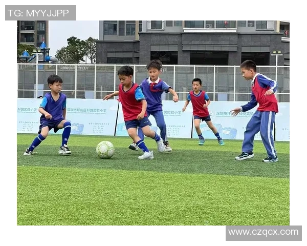 当足球明星走进校园与学生们分享梦想与奋斗的故事